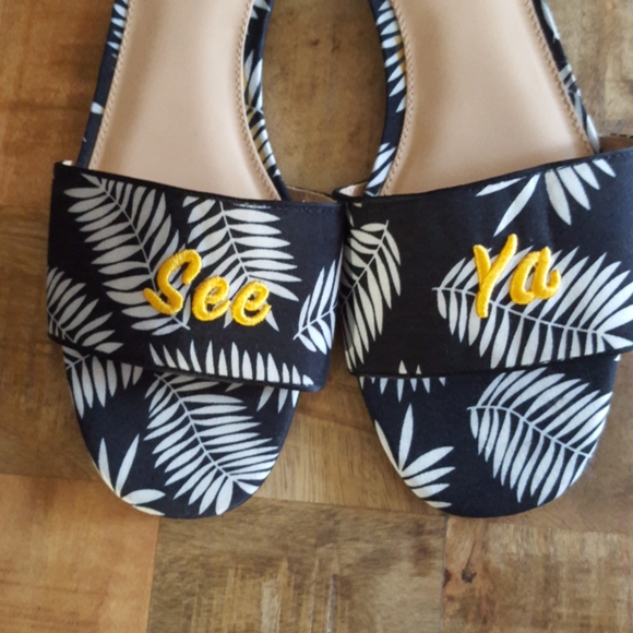 Sandals - Picture 2 of 5